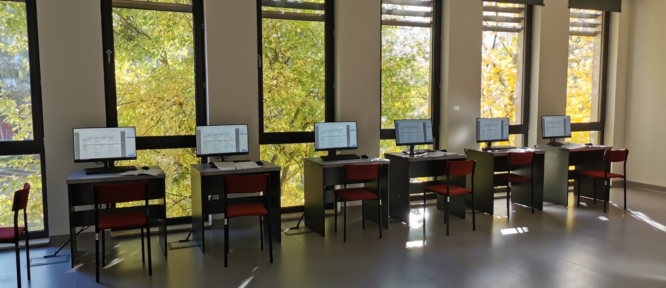 laboratorium komputerowe jesienią